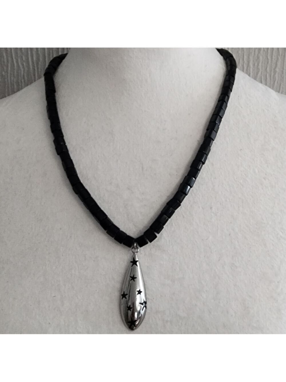 Black Onyx Beaded Necklace with Silvertone Star Pendant - Picture 5 of 9